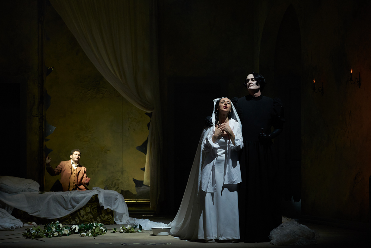La Traviata 8